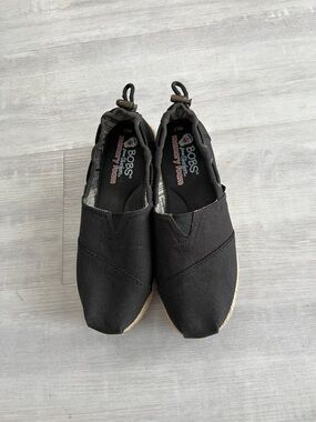 Bob’s by Skechers Black Canvas Espadrilles Toggle / Natural Rope 1.5 heel NEW